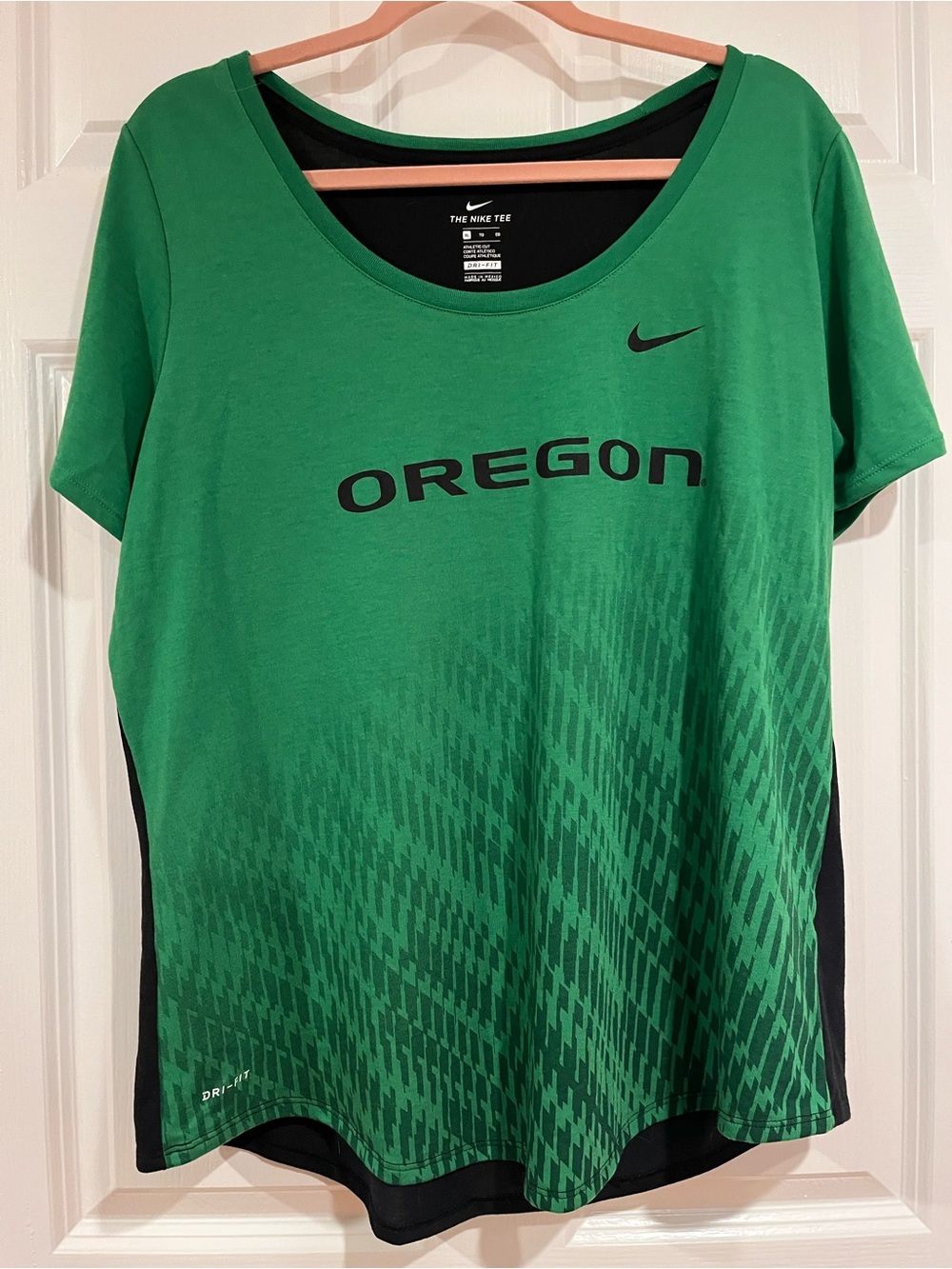 Nike Women’s Green 'OREGON' Scoop Neck Athletic Tee with Black Accents